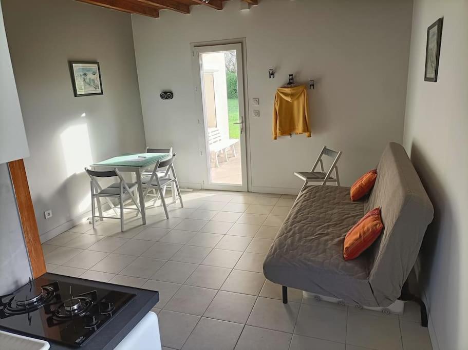 Studio + Combles Amenages Fontet Luaran gambar